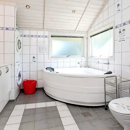 Casa vacanze 8 Person Holiday In Faxe Ladeplads *